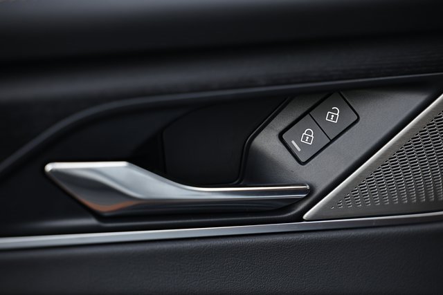 New 2026 Jaguar F-PACE R-Dynamic S image 17