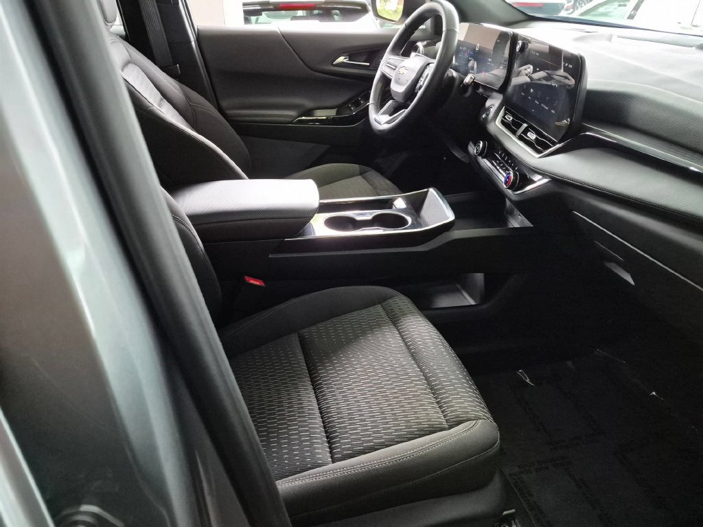 Used 2025 Chevrolet Equinox LT FWD image 24