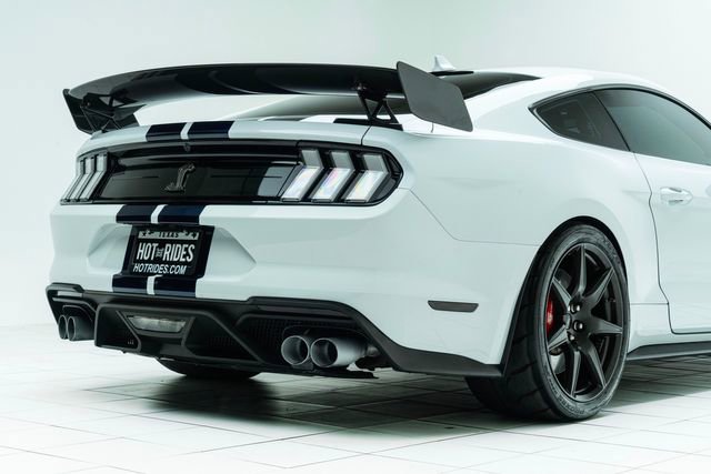Used 2021 Ford Mustang Shelby GT500 w/ Carbon Fiber Track Pack image 15