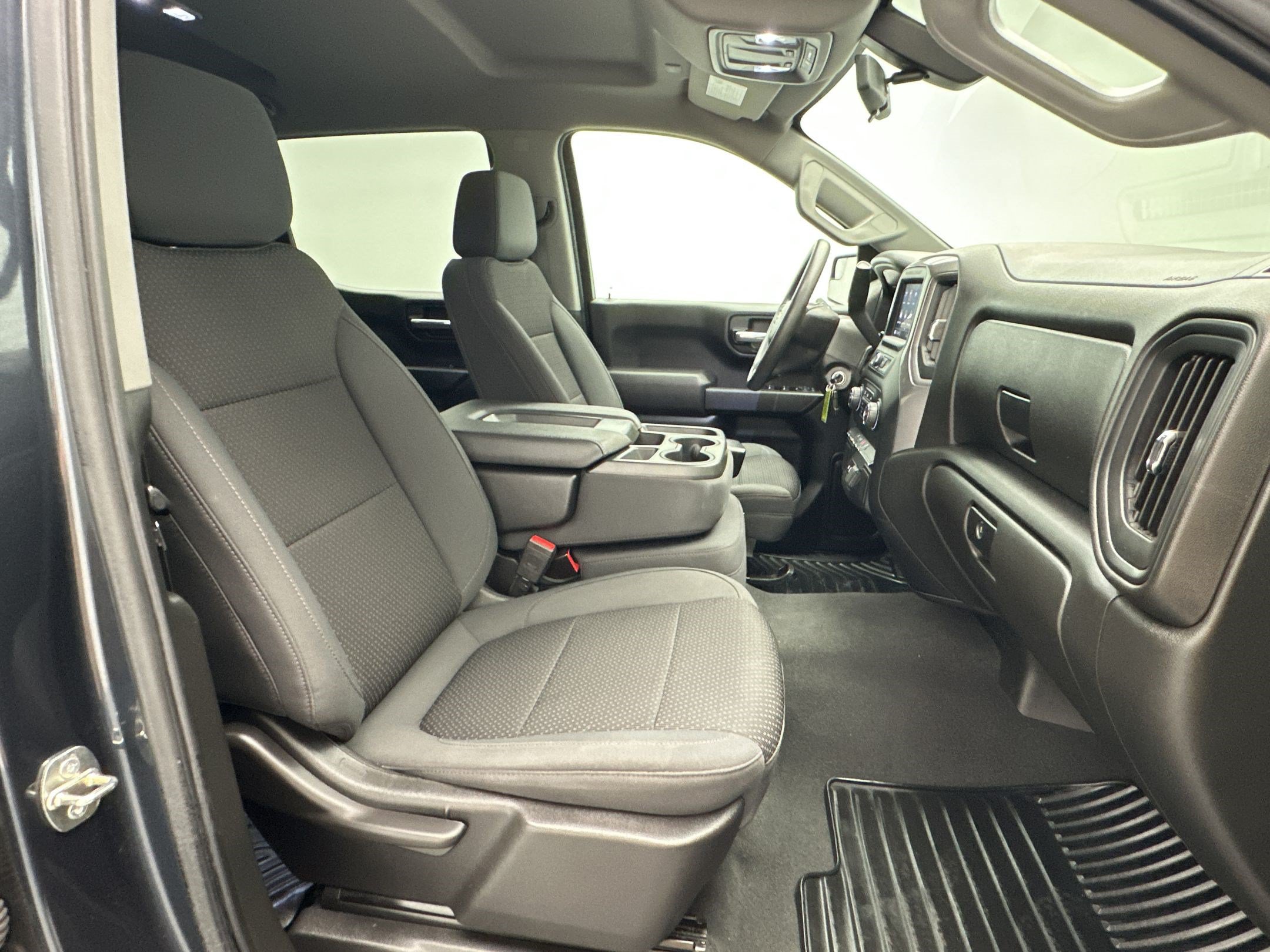 Certified 2022 Chevrolet Silverado 1500 Custom w/ LPO, Dark Essentials Package AWD/4WD image 22
