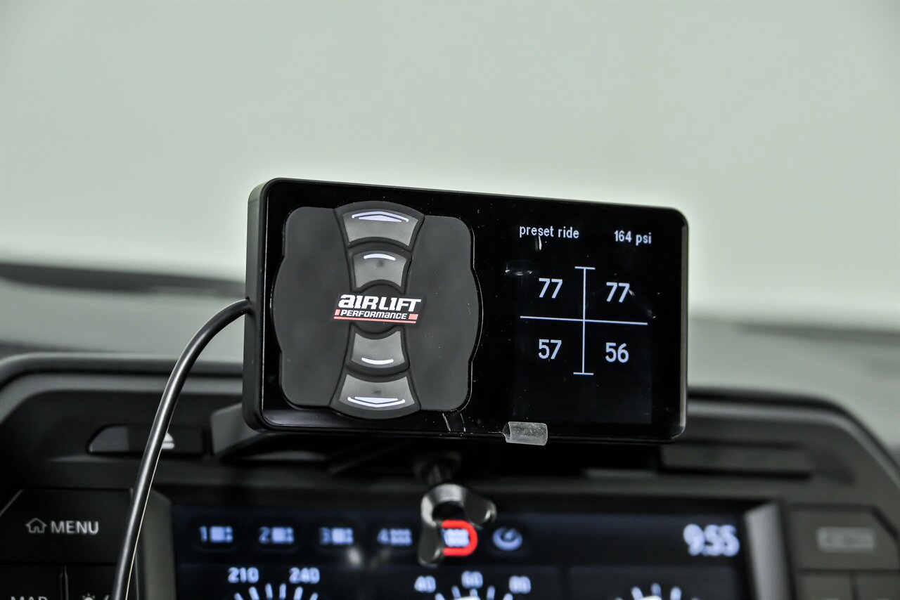 Used 2019 Nissan GT-R Premium w/ Premium Interior Package image 28