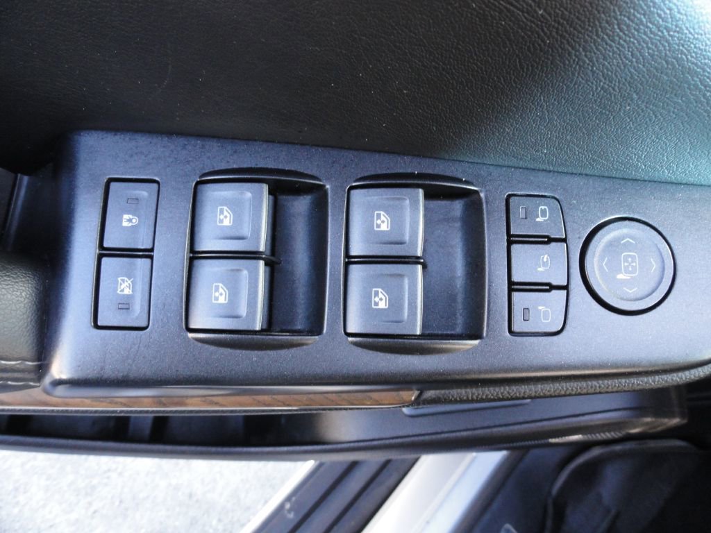 Used 2018 GMC Yukon Denali image 28