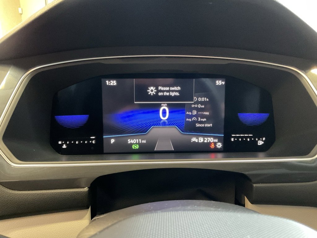 Used 2023 Volkswagen Tiguan SE w/ Panoramic Sunroof Package image 14