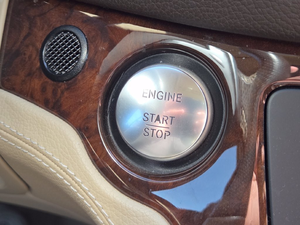 Used 2013 Mercedes-Benz SL 550 image 12