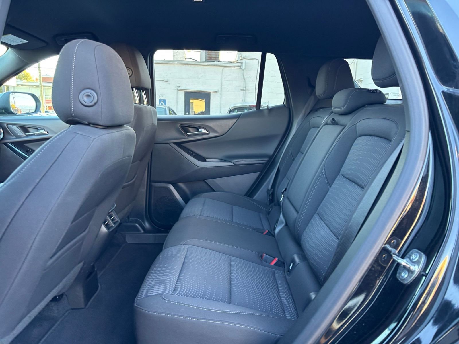 Used 2025 Chevrolet Equinox LT image 24