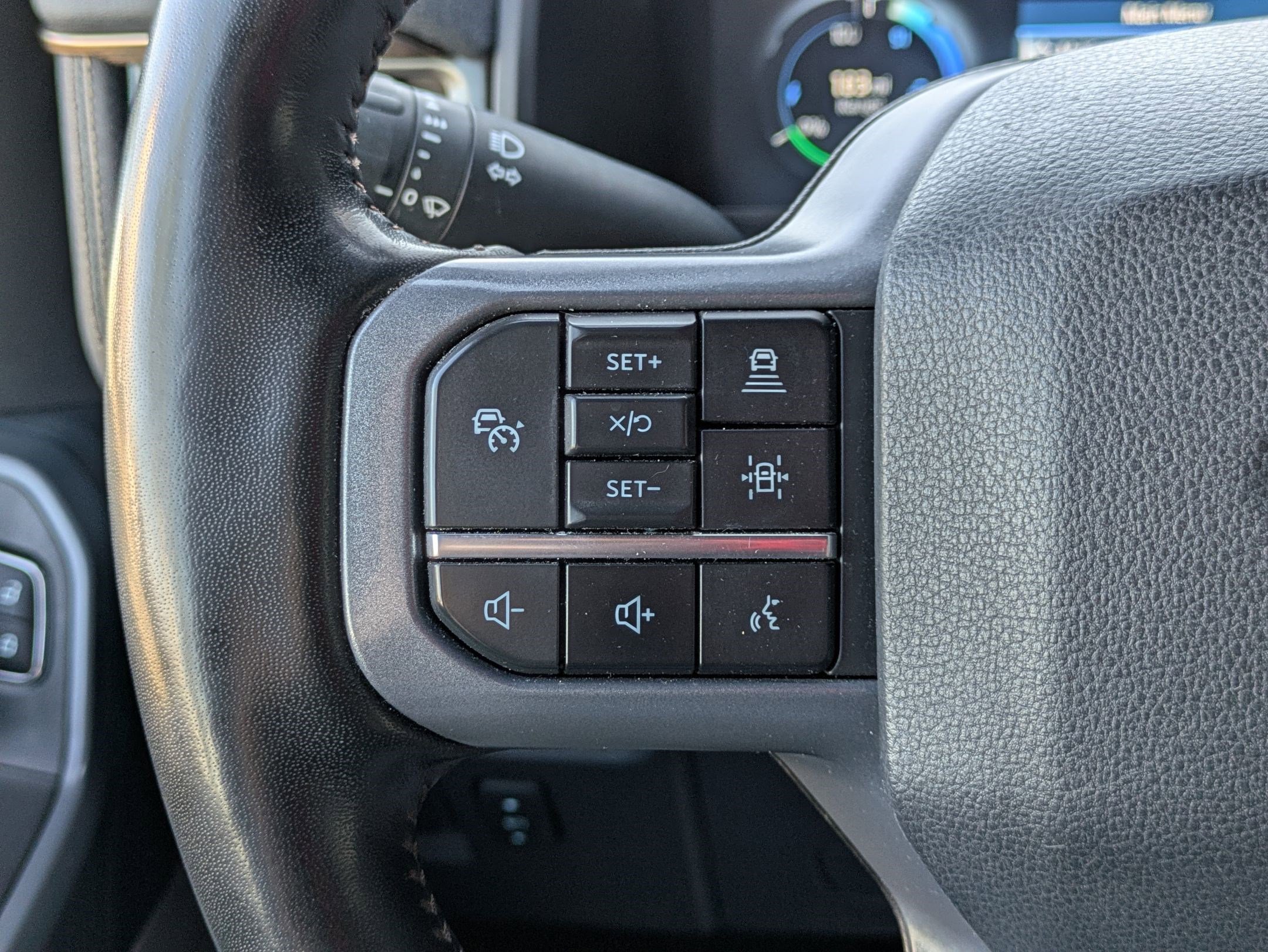 Used 2023 Ford F150 Lightning Lariat image 14