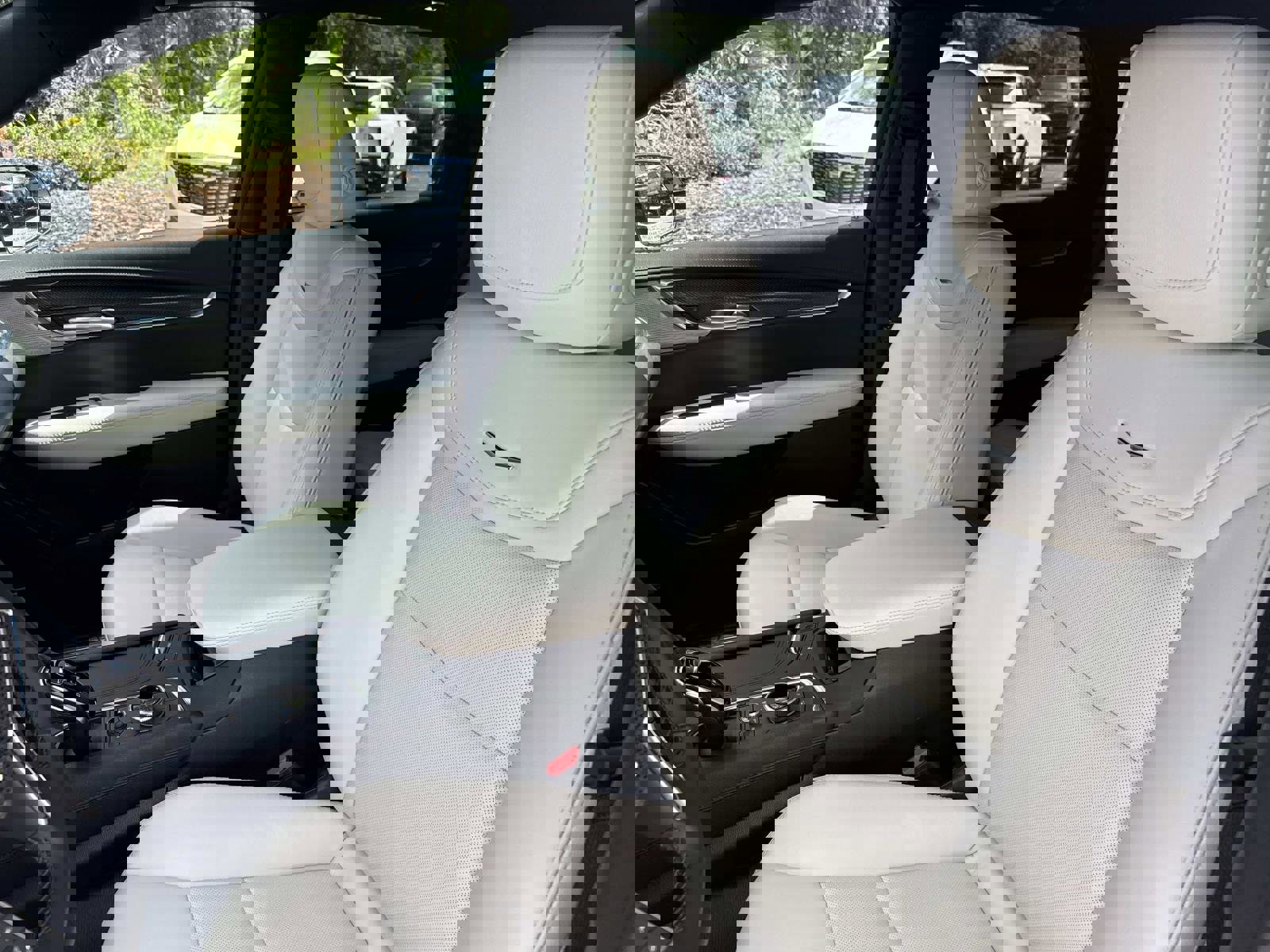 New 2025 Cadillac XT5 Sportv w/ LPO, Floor Liner Package image 21