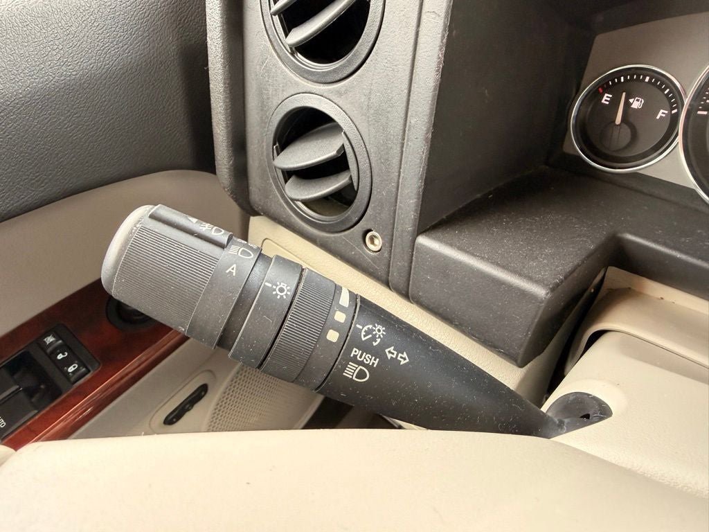 Used 2008 Jeep Commander Overland AWD/4WD image 16