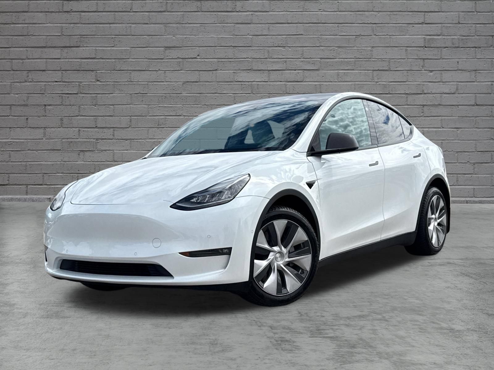 Used 2022 Tesla Model Y Long Range AWD/4WD image 3