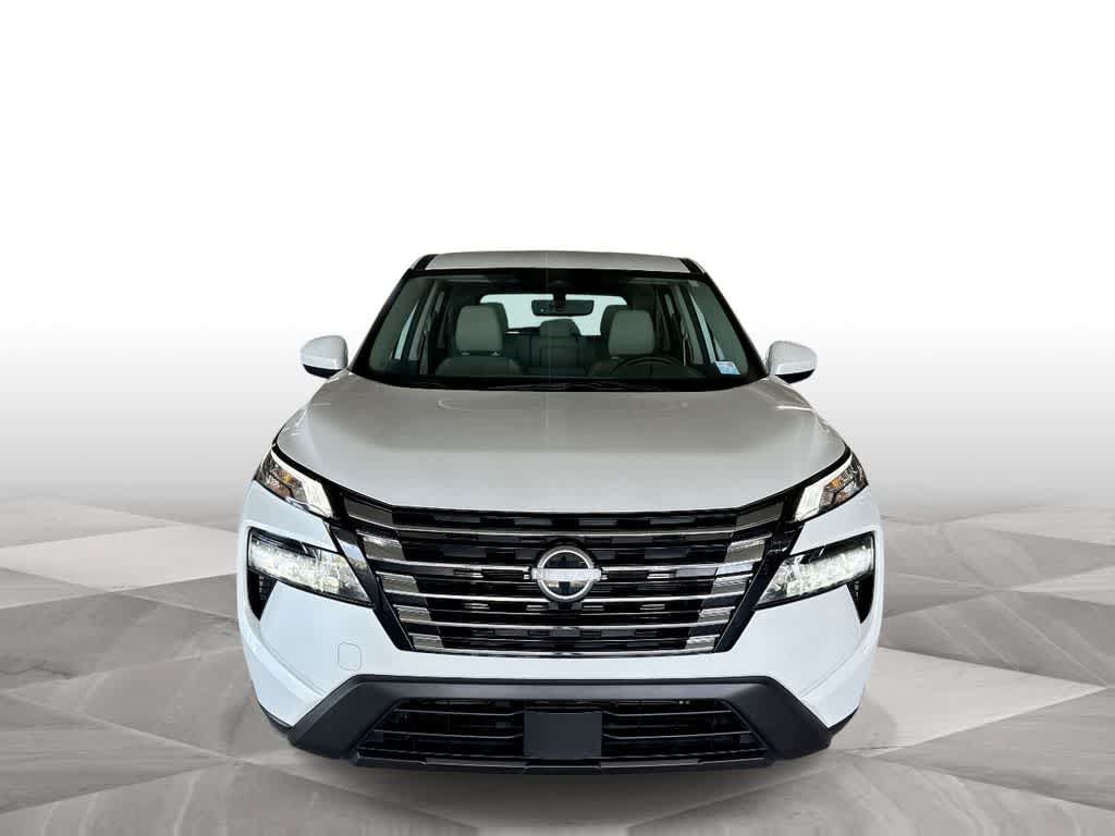 Used 2024 Nissan Rogue SV FWD image 3