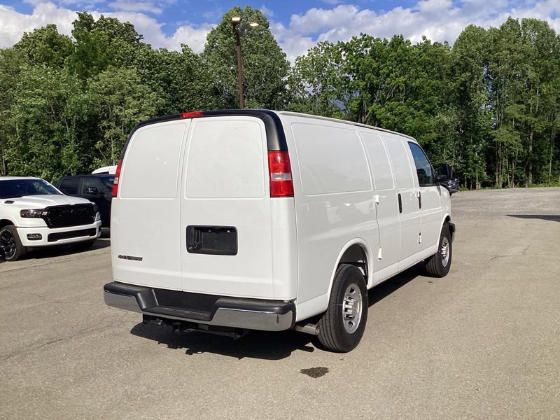 New 2026 Chevrolet Express 3500 w/ Driver Convenience Package RWD image 7