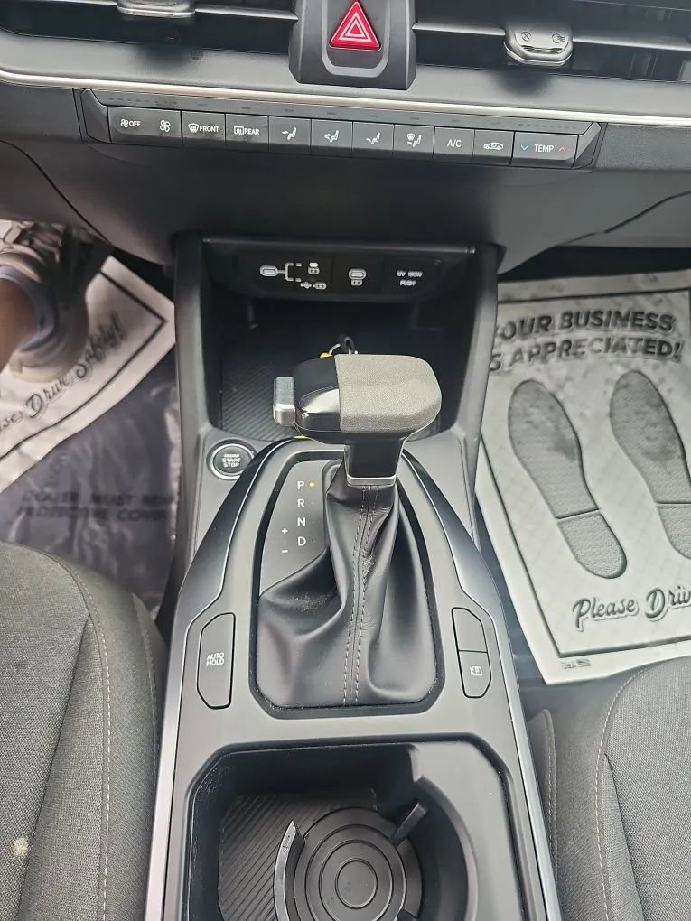 Used 2025 Kia K4 image 16