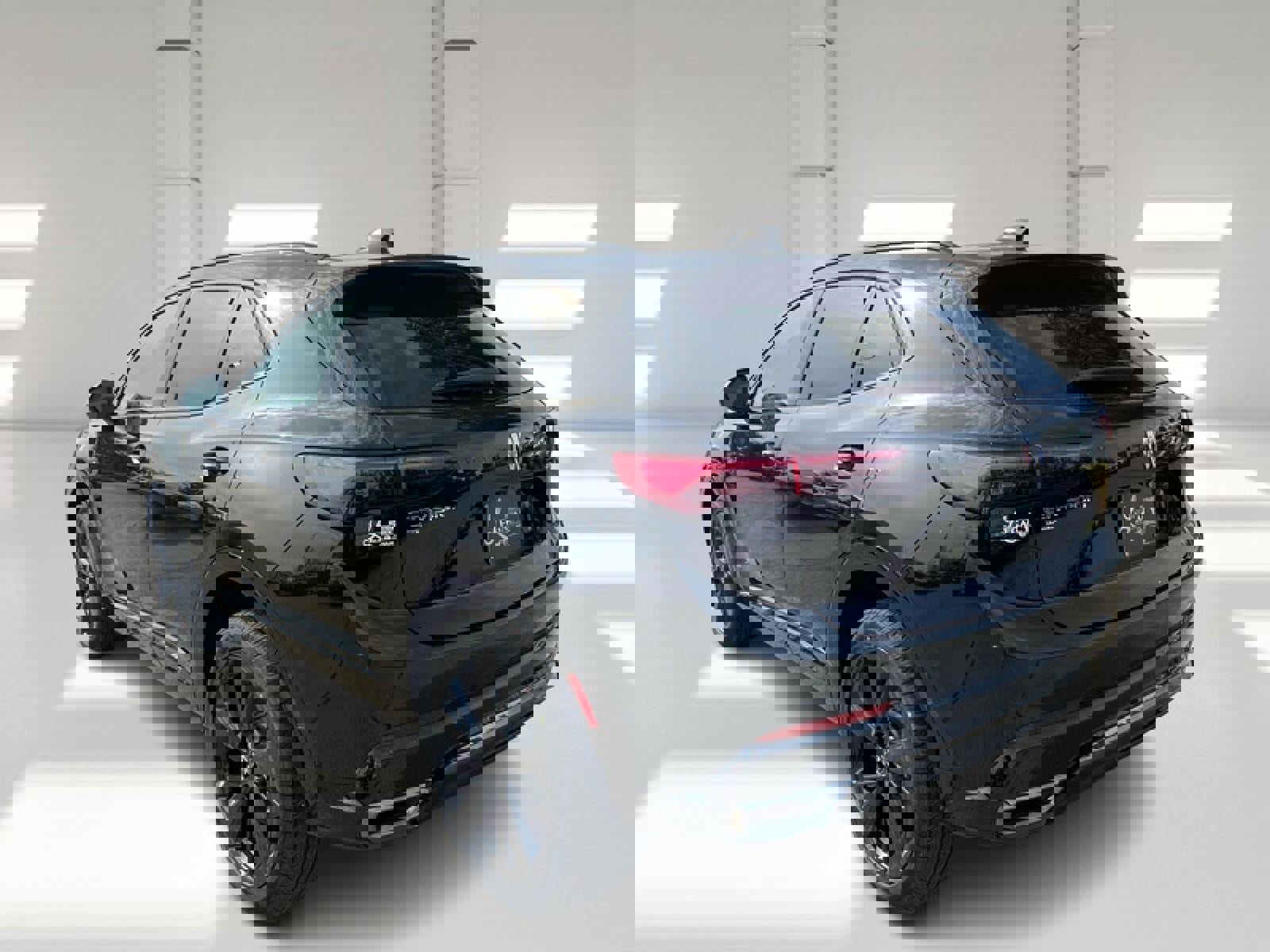 New 2025 Buick Envision Sport Touring image 4