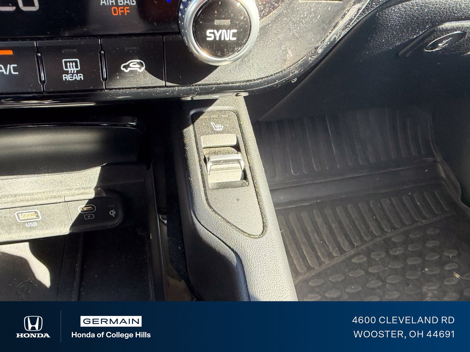 Used 2023 Kia Telluride S FWD image 23