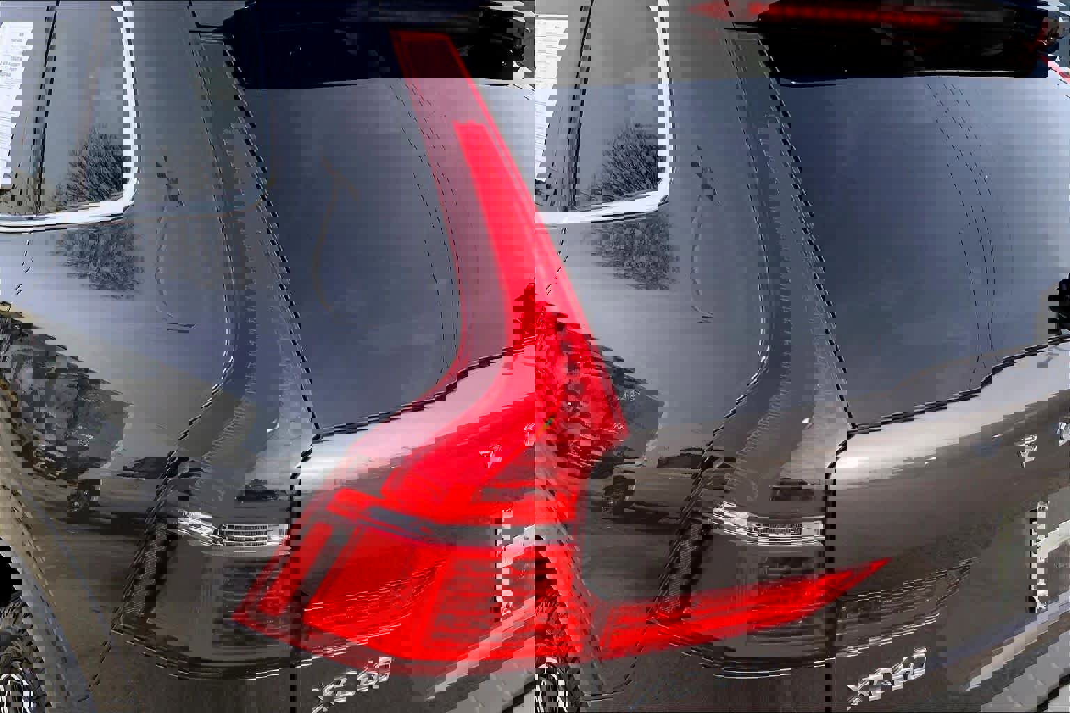 Used 2022 Volvo XC60 B5 Inscription w/ Advanced Package image 26