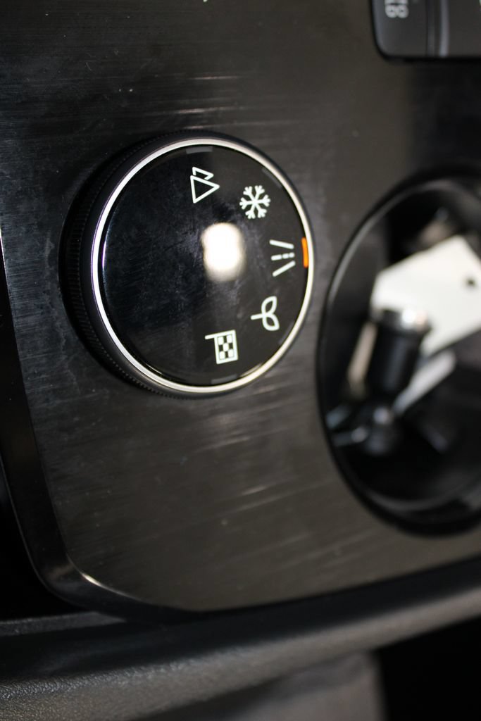 Used 2023 Nissan Rogue SV AWD/4WD image 40