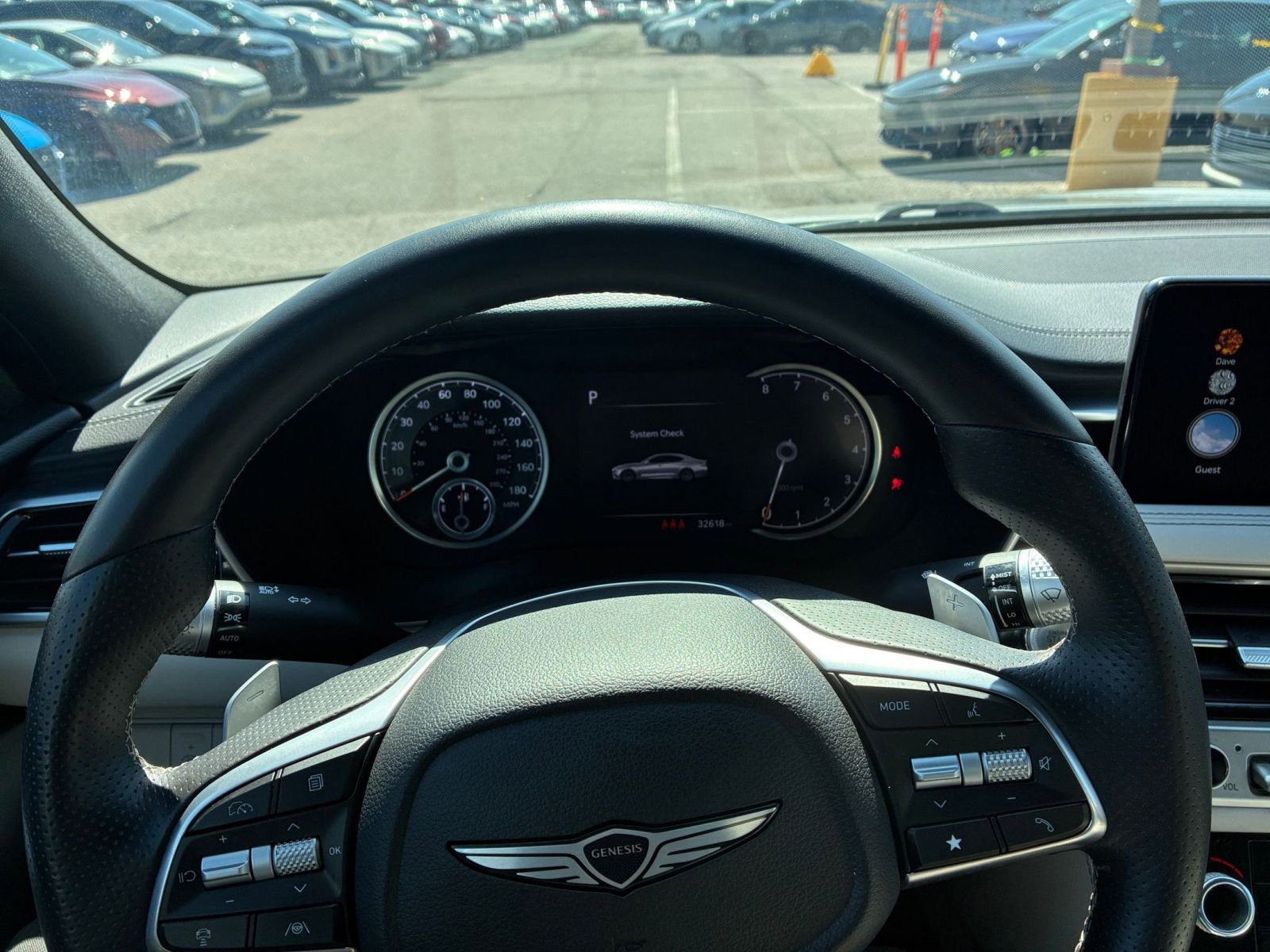 Used 2025 Genesis G70 2.5T image 29