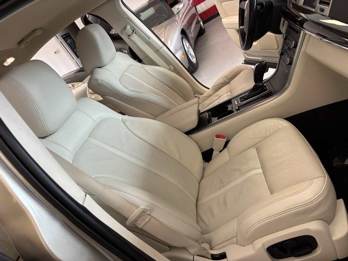 Used 2011 Lincoln MKS w/ 101A Rapid Spec Order Code FWD image 23