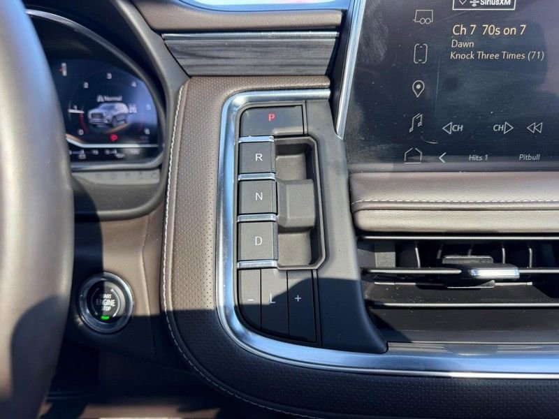 Used 2023 GMC Yukon SLT w/ SLT Premium Package image 17