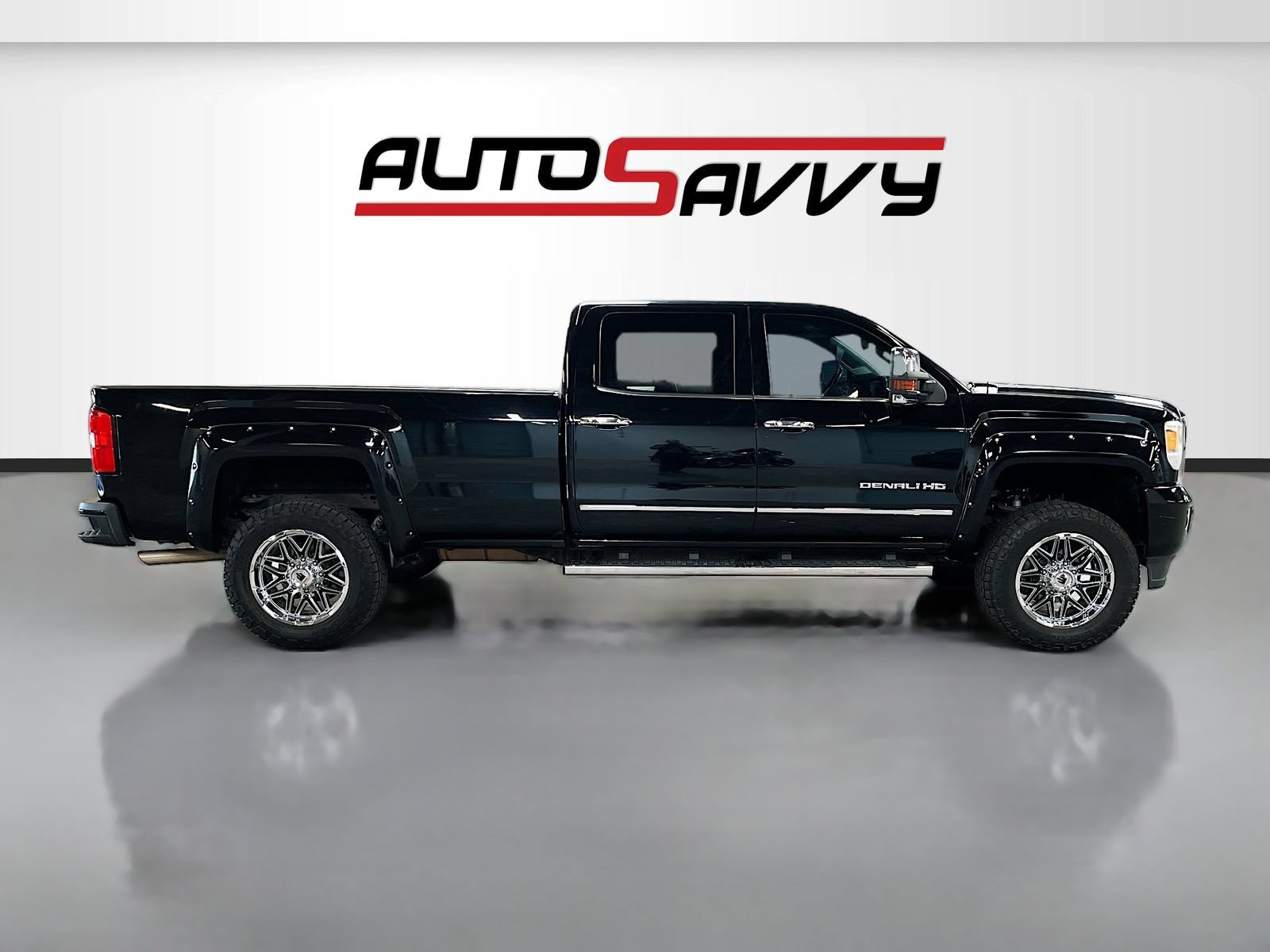 Used 2016 GMC Sierra 3500 Denali w/ Suspension Package, Off-Road AWD/4WD image 8