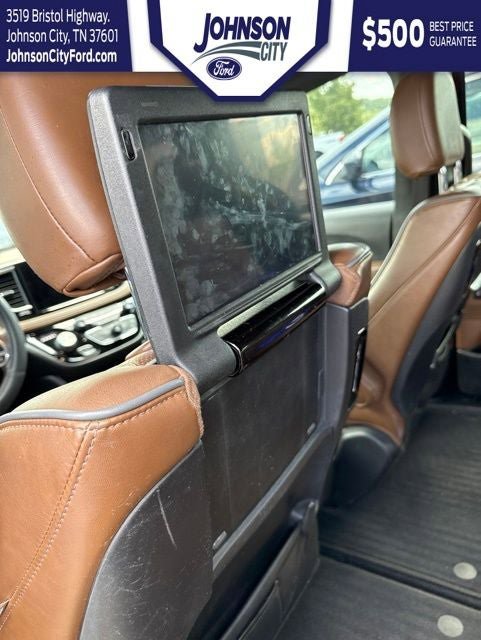 Used 2021 Chrysler Pacifica Limited w/ Uconnect Theater Family Group AWD/4WD image 21