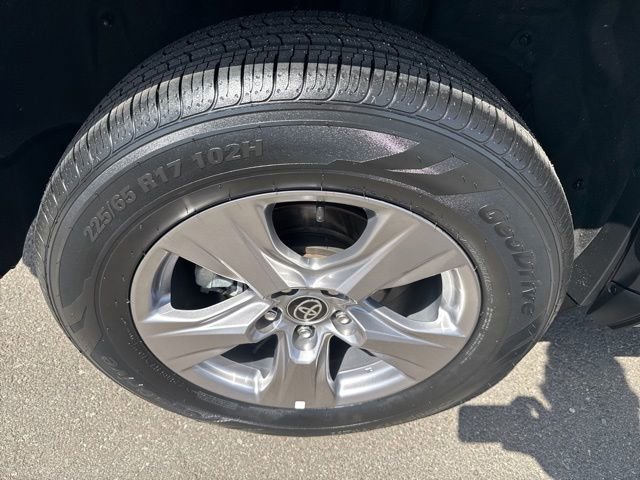 Certified 2023 Toyota RAV4 XLE w/ Convenience Package FWD image 21