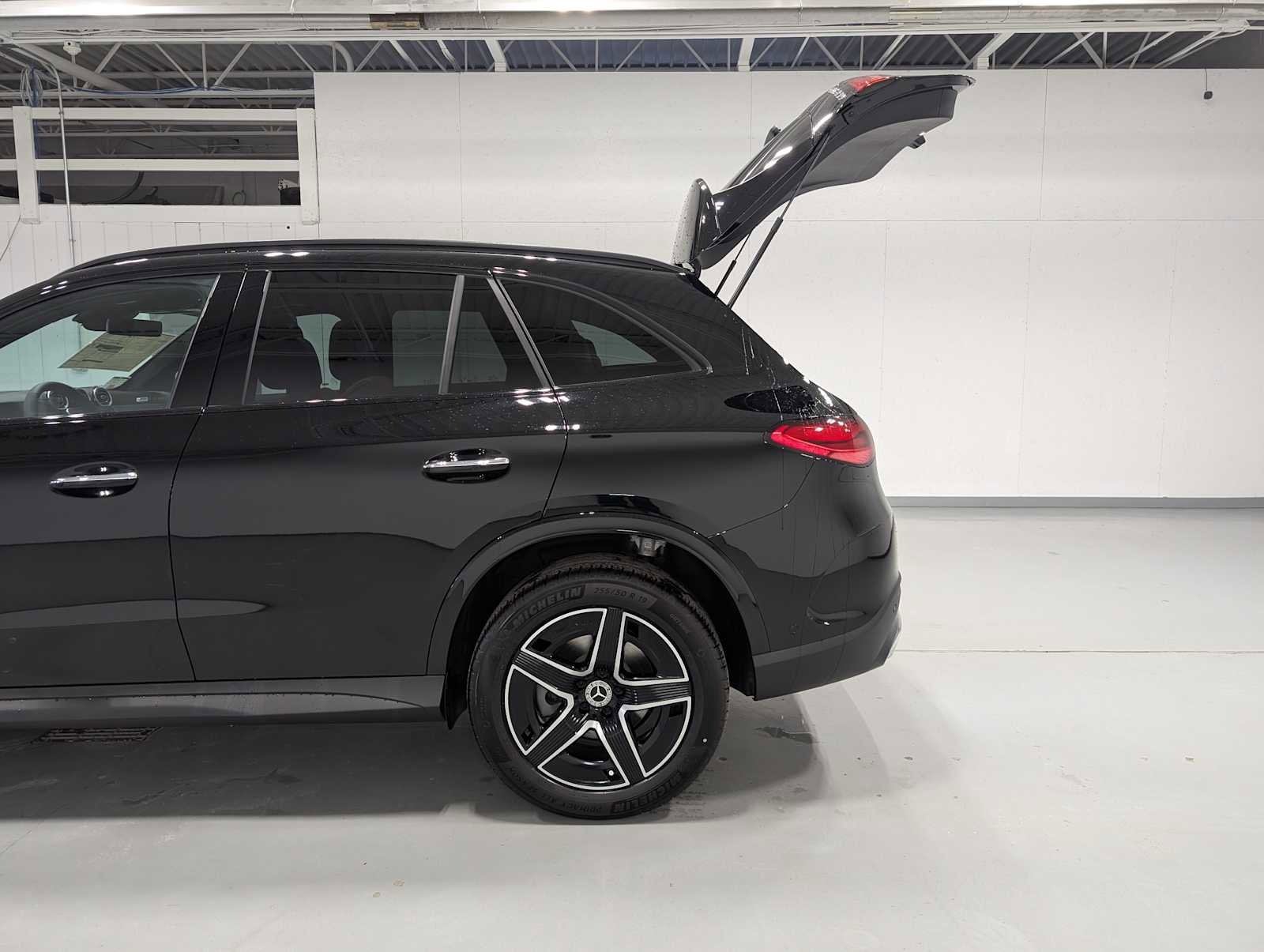 New 2026 Mercedes-Benz GLC 300 4MATIC image 9