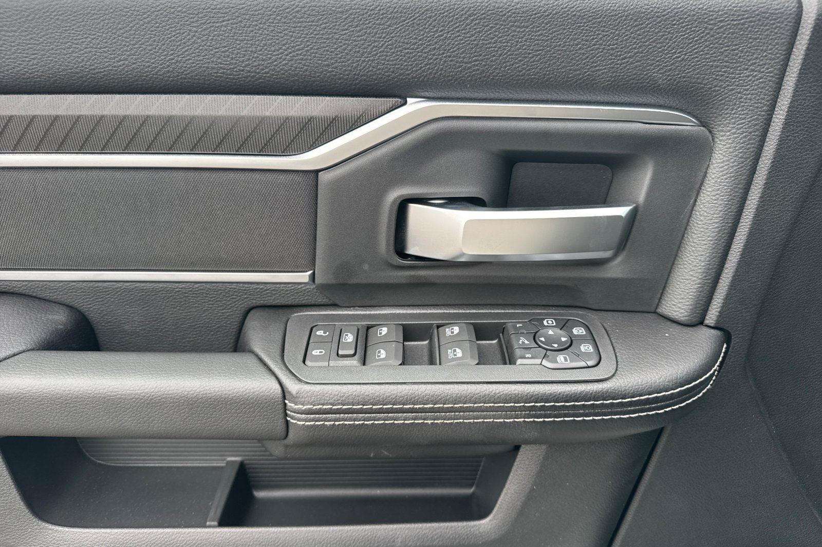 New 2027 RAM 3500 Big Horn AWD/4WD image 10
