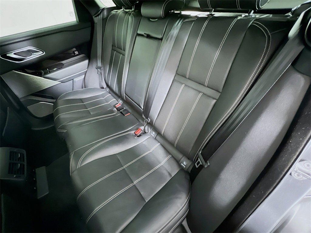 Used 2019 Land Rover Range Rover Velar R-Dynamic SE image 26