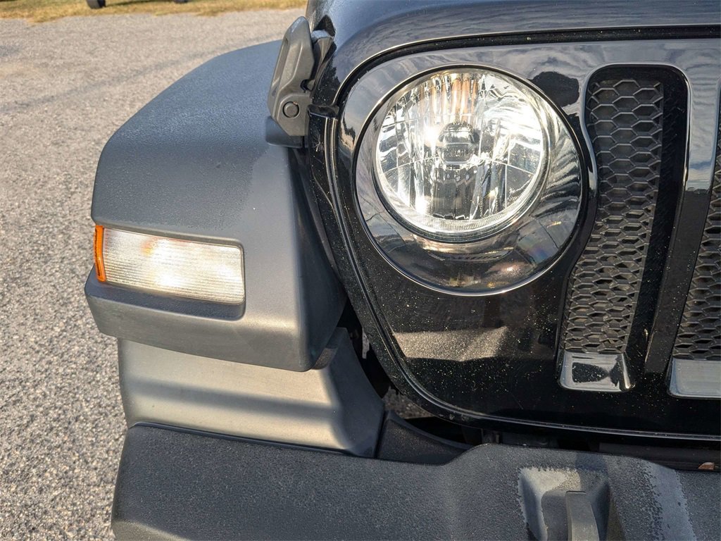 Used 2023 Jeep Wrangler Sport S image 10