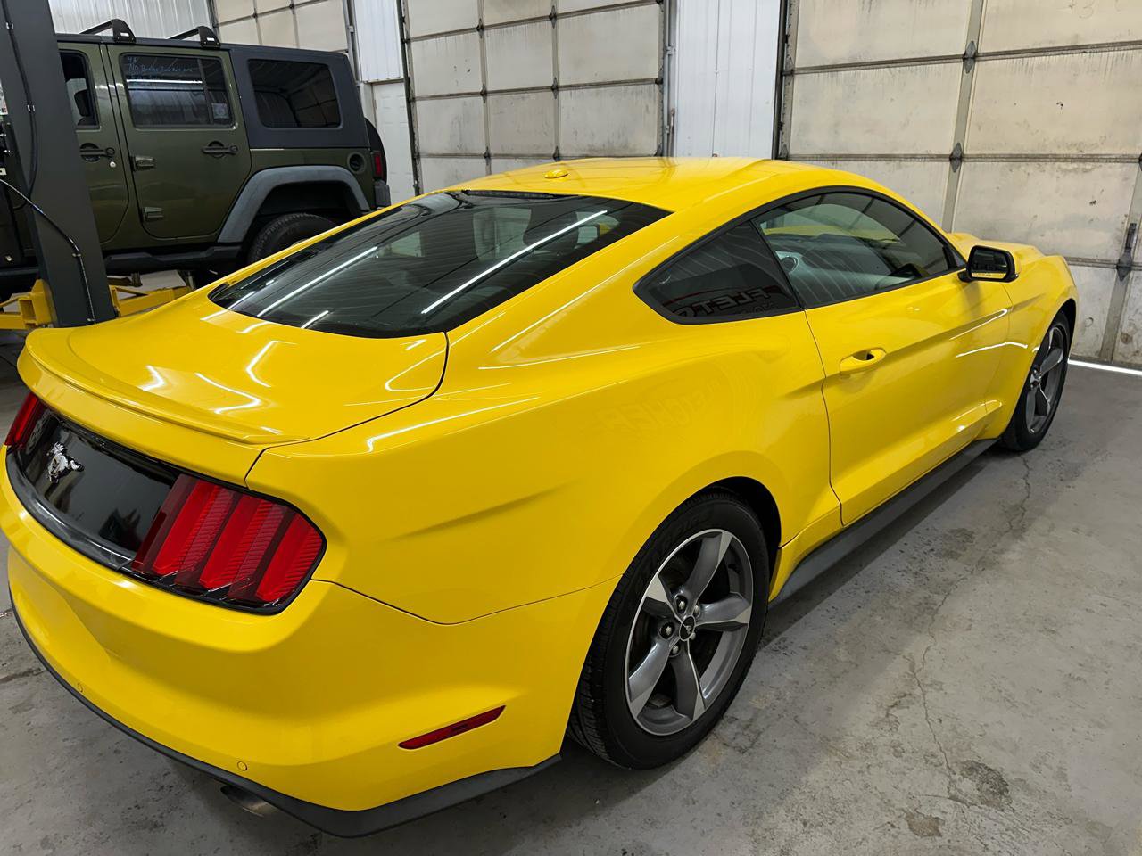 Used 2015 Ford Mustang Premium RWD image 5