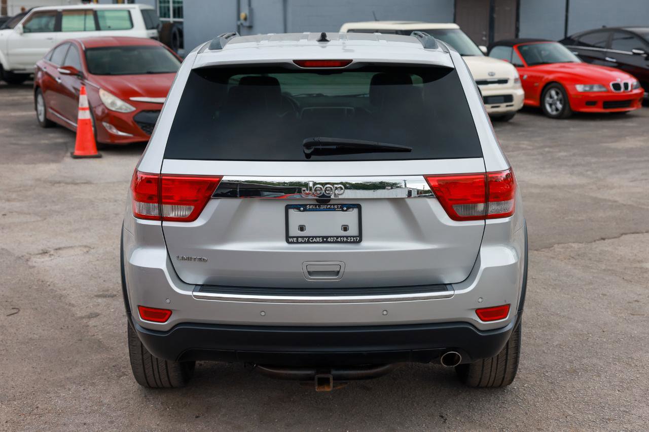 Used 2013 Jeep Grand Cherokee Limited image 9