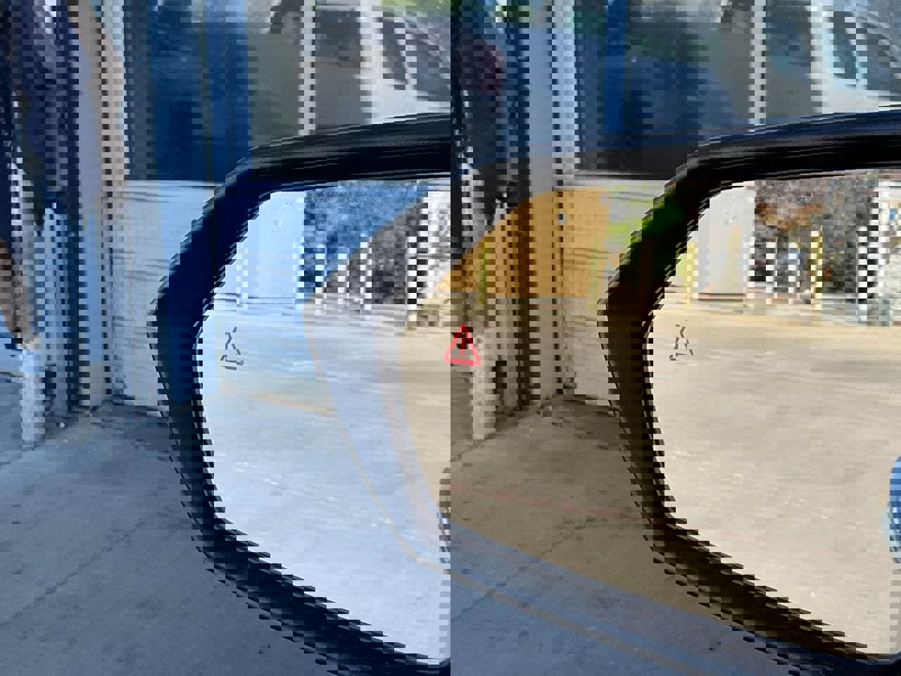 Used 2025 Hyundai Elantra Limited image 21