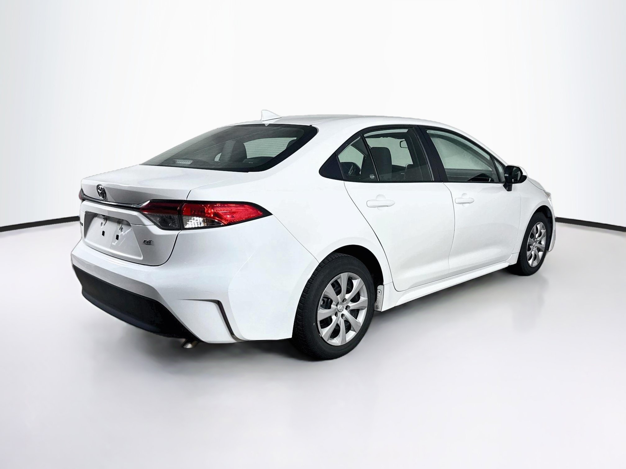 Used 2025 Toyota Corolla LE FWD image 30