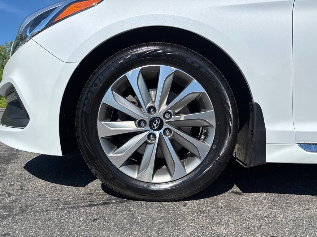 Used 2017 Hyundai Sonata Sport w/ Value Edition Package 02 FWD image 10
