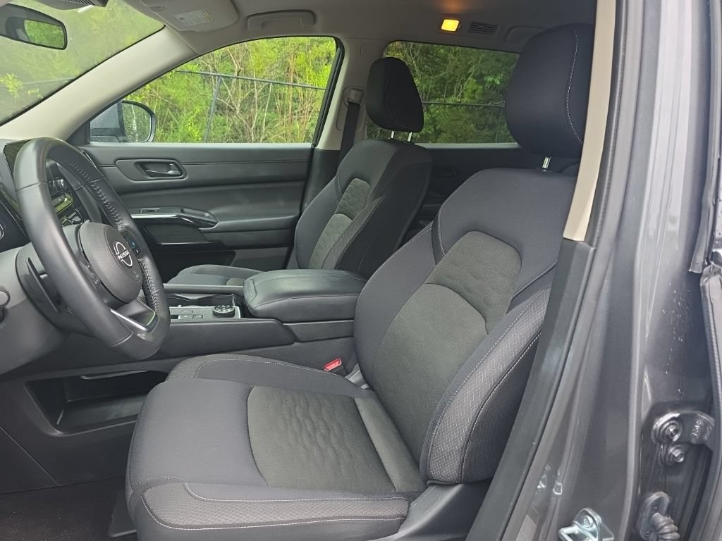 Certified 2025 Nissan Pathfinder SV AWD/4WD image 12
