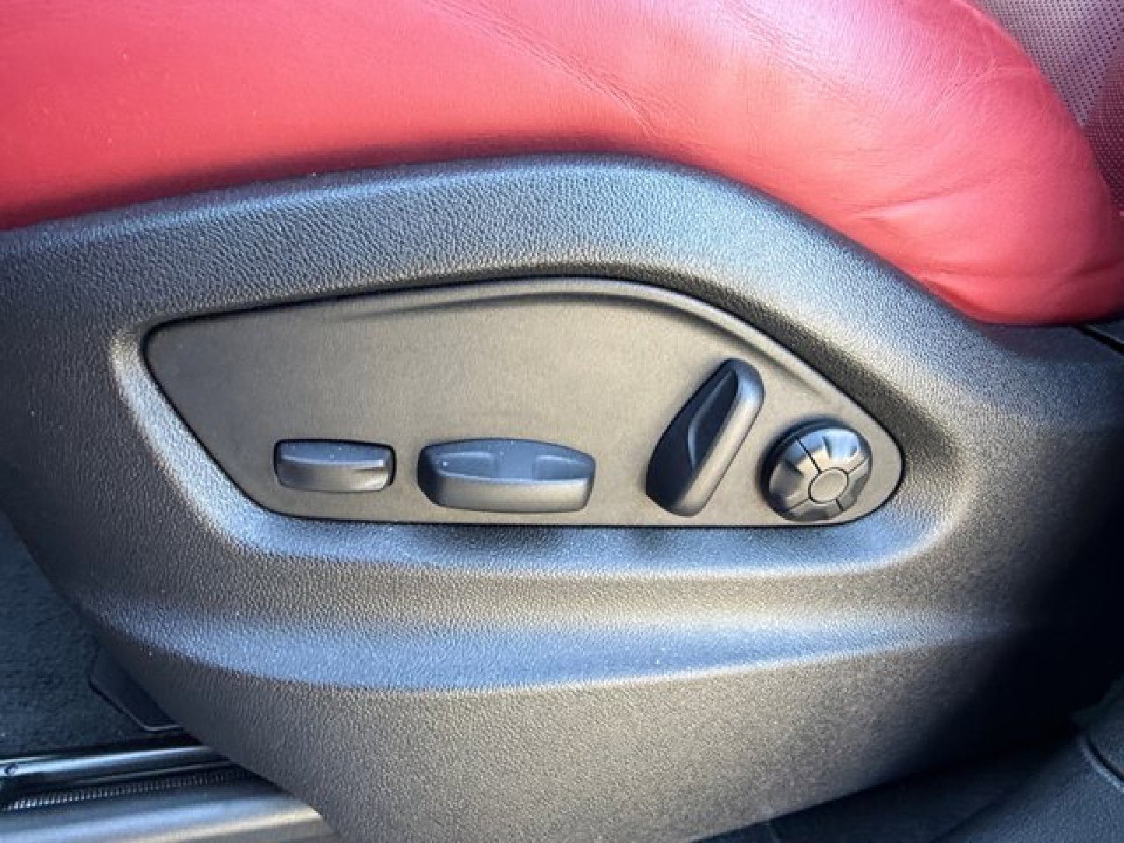 Used 2022 Porsche Cayenne AWD/4WD image 11
