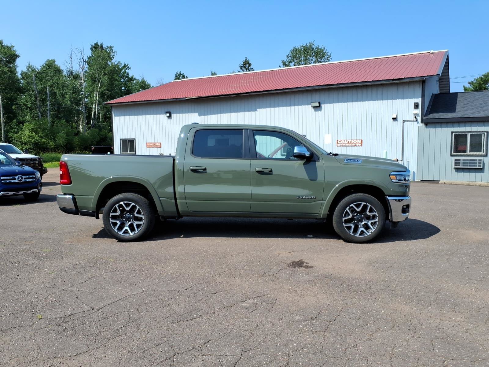 Used 2026 RAM 1500 Laramie AWD/4WD image 7