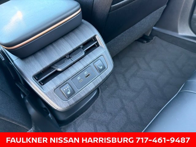 Used 2024 Nissan Ariya AWD image 16