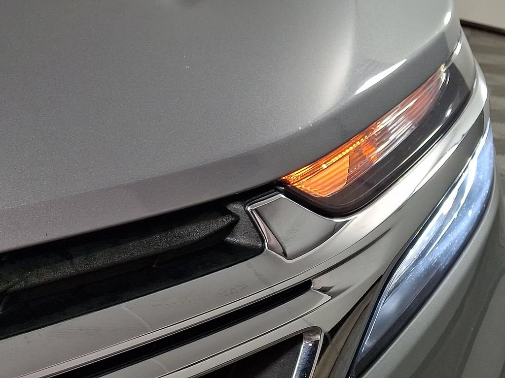 Used 2023 Chevrolet Equinox LS AWD/4WD image 12