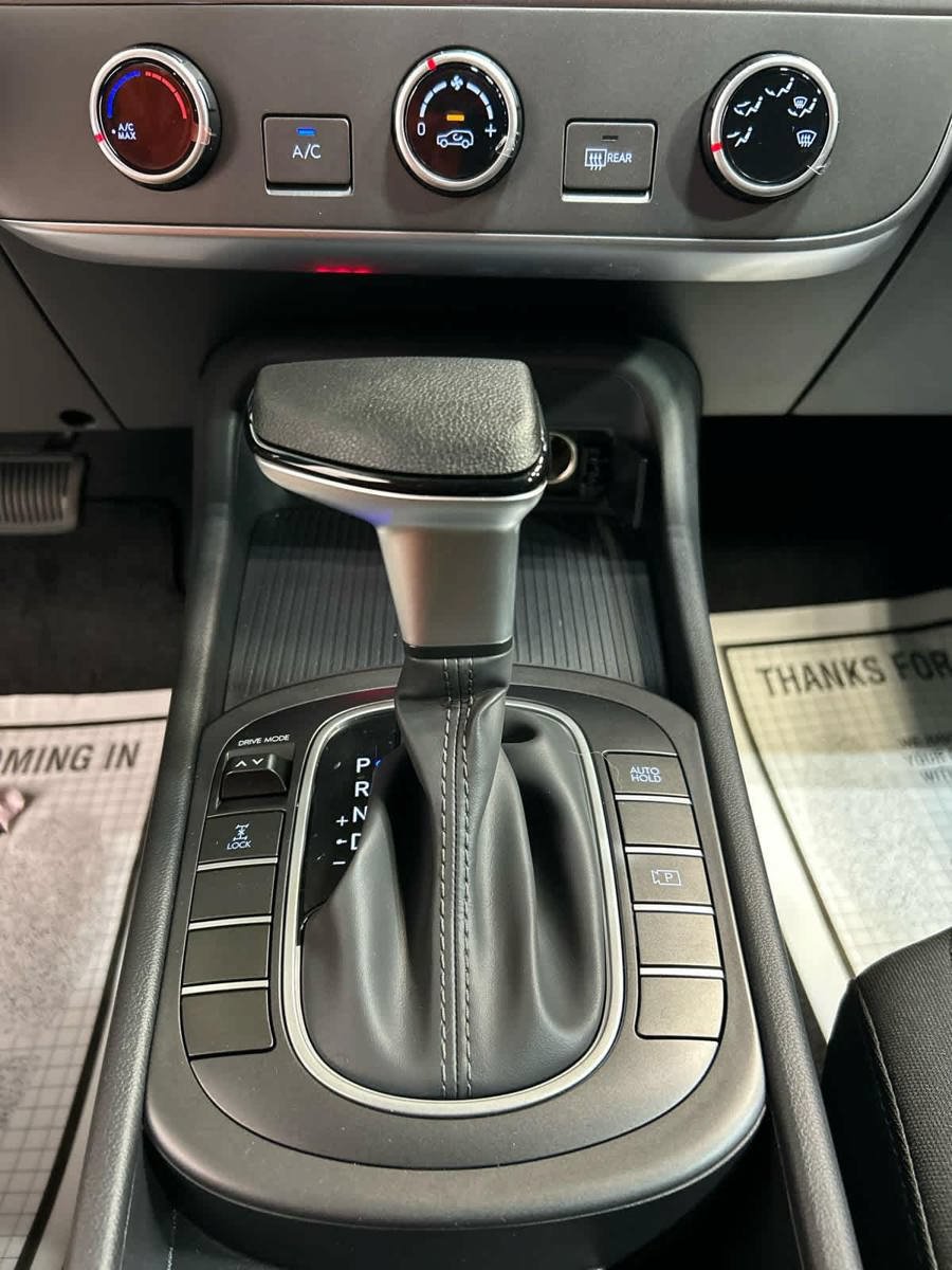New 2027 Hyundai Kona SE AWD/4WD image 7