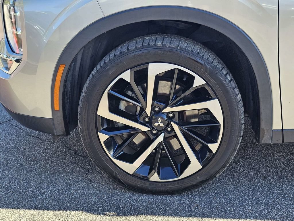 Used 2022 Mitsubishi Outlander SE FWD image 11