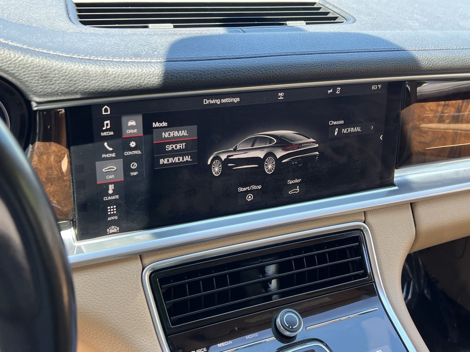 Used 2018 Porsche Panamera RWD image 38
