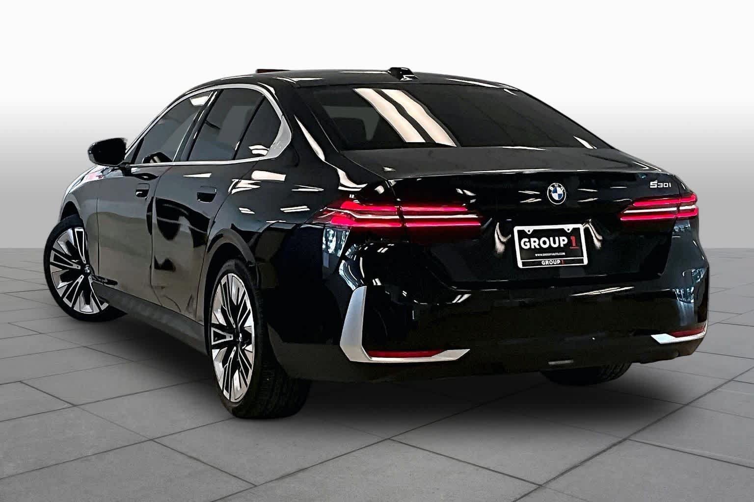 Used 2024 BMW 530i w/ Premium Package RWD image 10