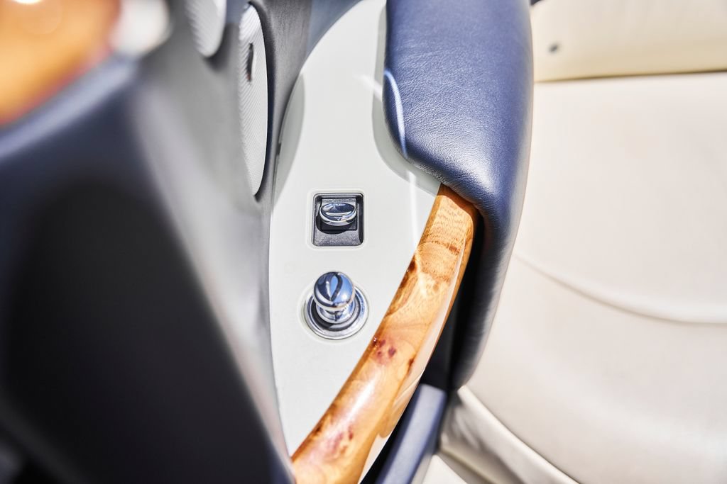 Used 2009 Rolls-Royce Phantom Drophead Coupe RWD image 42