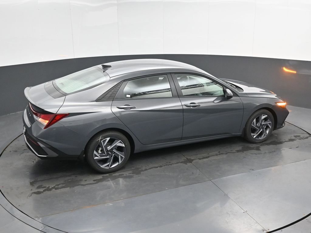 New 2025 Hyundai Elantra Sport image 37