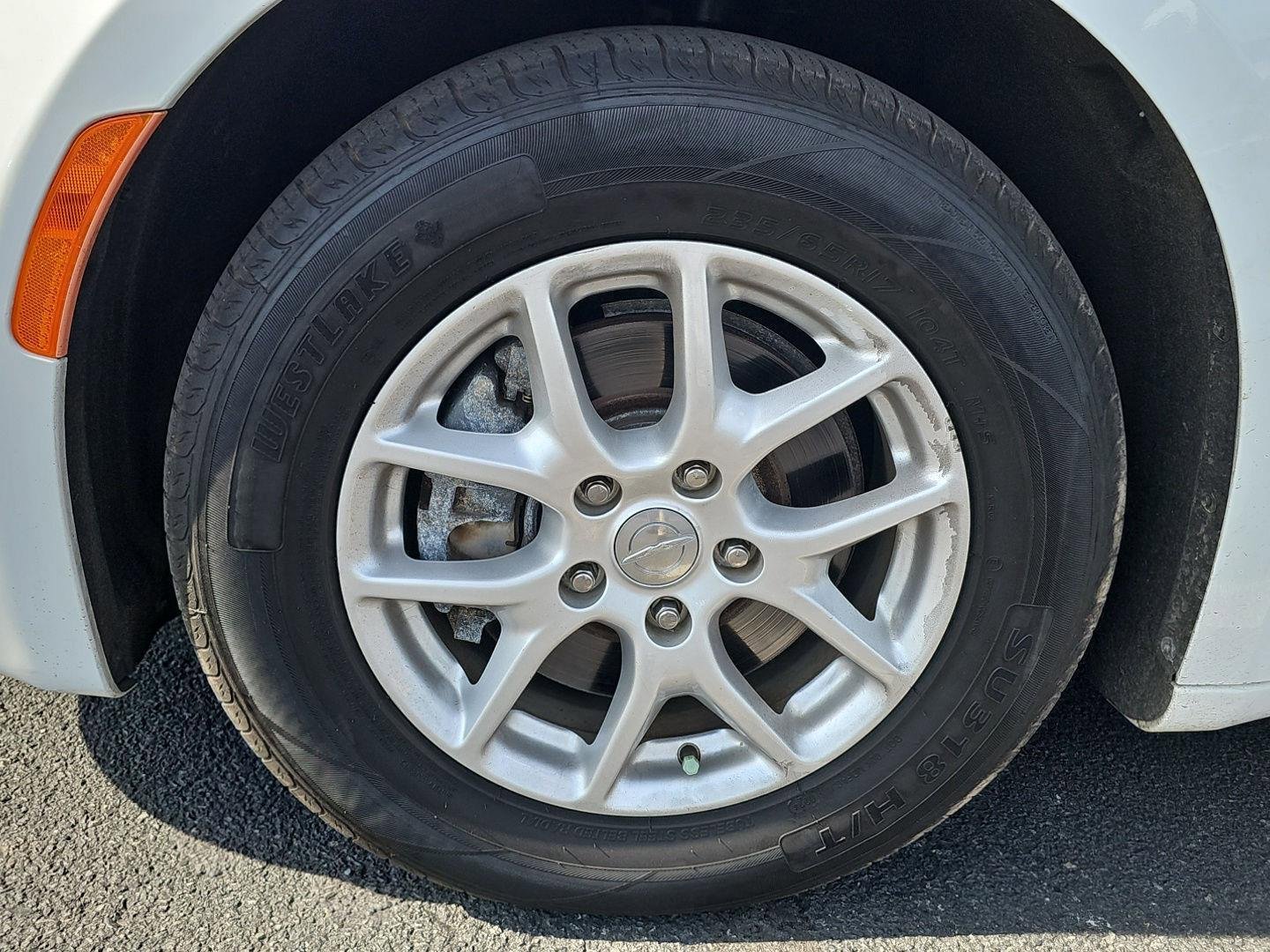 Used 2020 Chrysler Pacifica Touring-L image 4