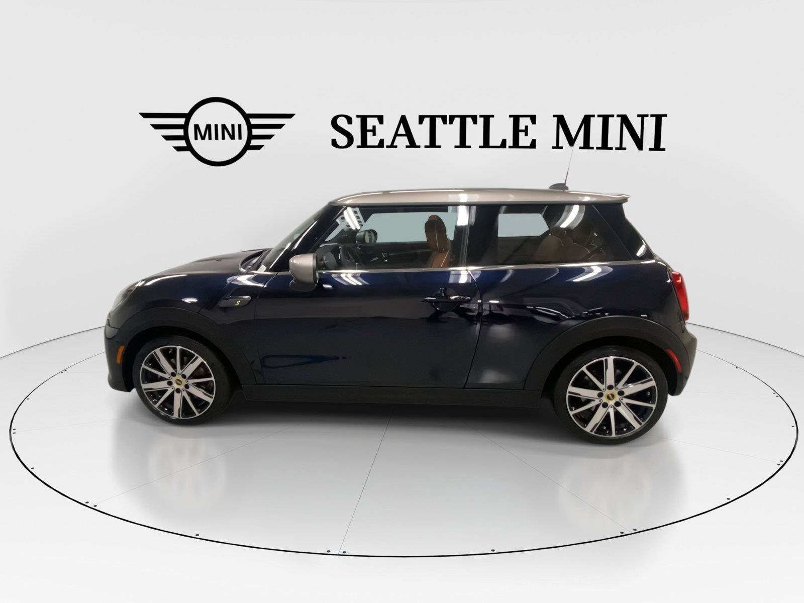 Used 2024 MINI Cooper SE FWD image 6