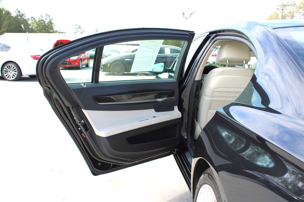 Used 2014 BMW 740Li image 38