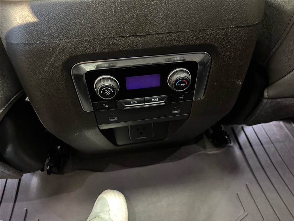 Used 2022 Chevrolet Tahoe LT w/ LT Signature Plus Package image 14